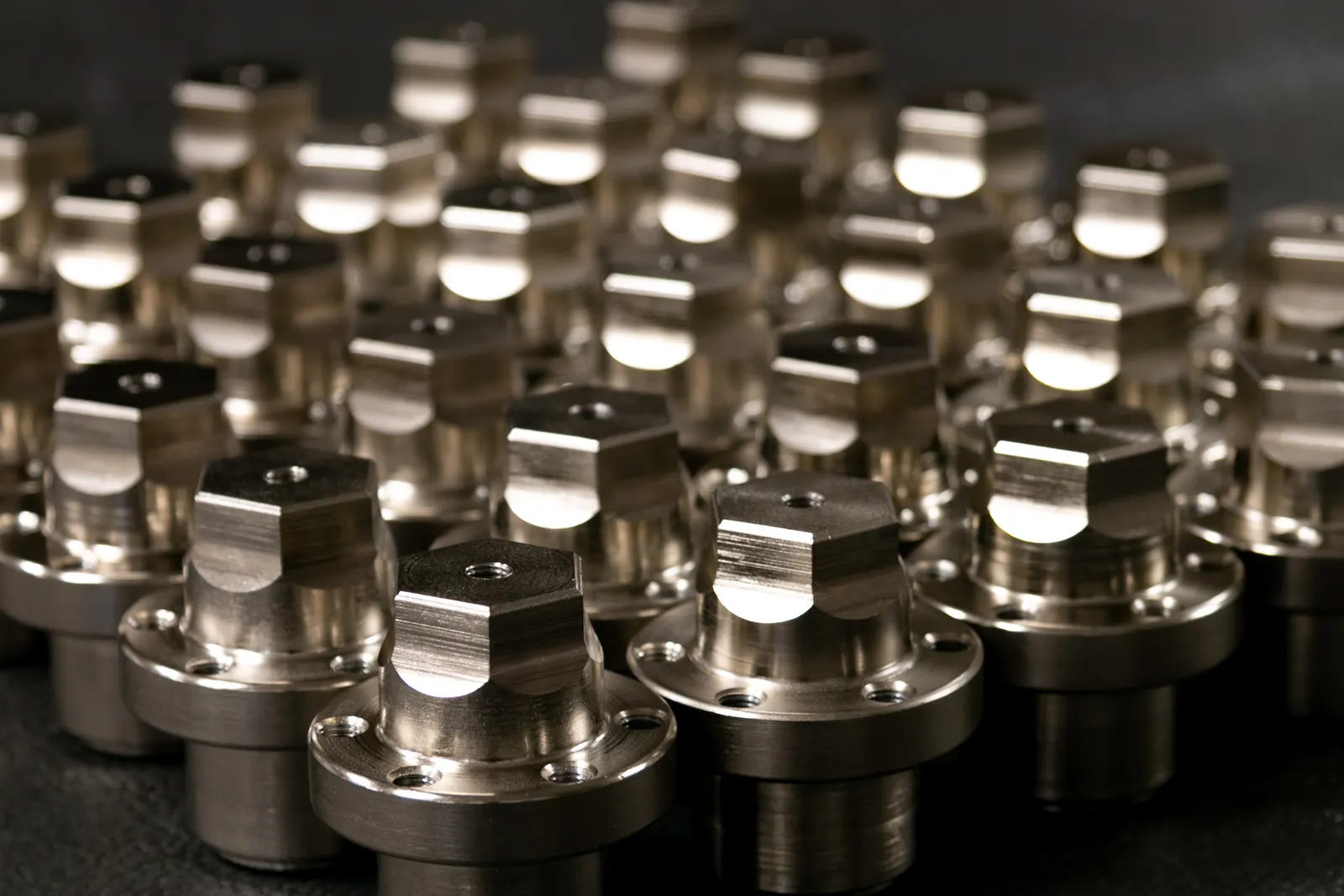 Precision plastic and metal gear component for low-volume manufacturing